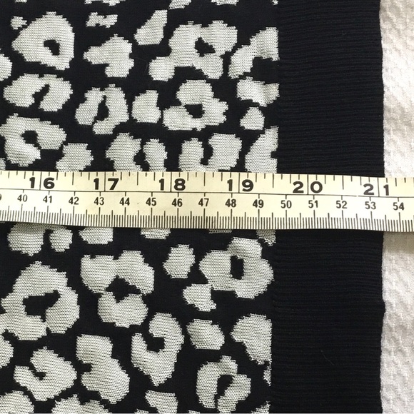 INC INTERNATIONAL CONCEPTS BLACK LEOPARD ANIMAL PRINT WOMENS SWEATER SHIRT SZ: L - Picture 3 of 10